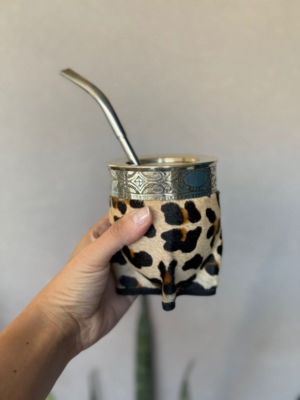 Producto - MATE ANIMAL PRINT VIROLA ALPACA