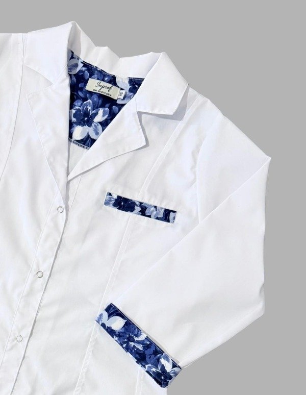 Producto - Guardapolvo Inprof Lucía (Blanco Liso detalle Azul) - 4