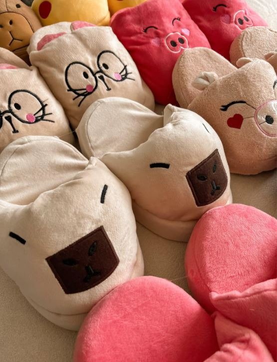 Producto - Pantuflon Capibara Beige