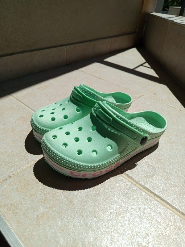 Producto - Crocs colores