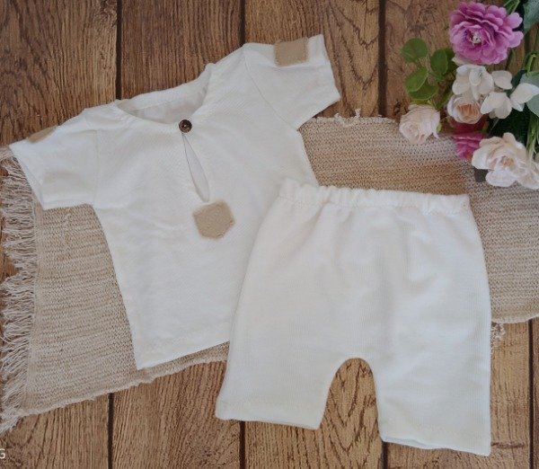 Producto - Remera y Short blanco 2 meses