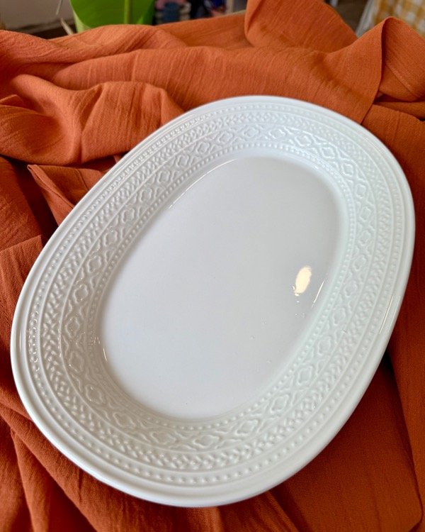 Producto - BANDEJA DE PORCELANA LABRADA