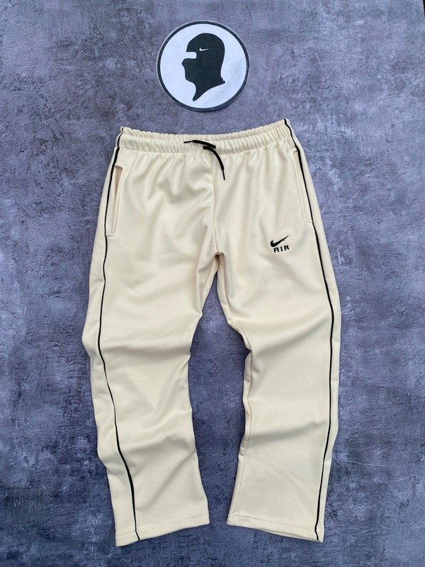 Producto - Pantalon Nike air blanco crema