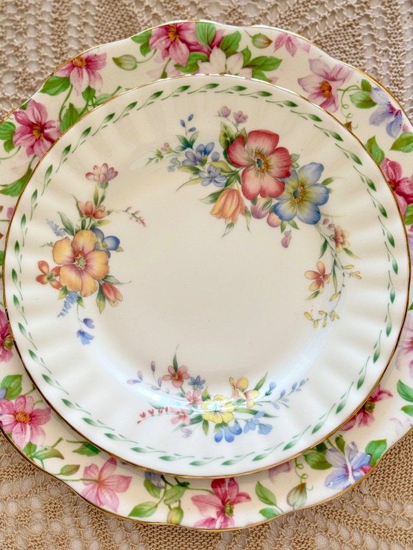 Producto - Plato Royal Albert Constance