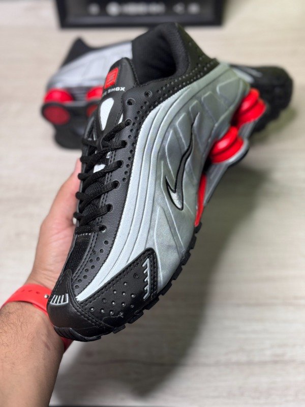 Producto - Nike Shox R4 Plateado - 2