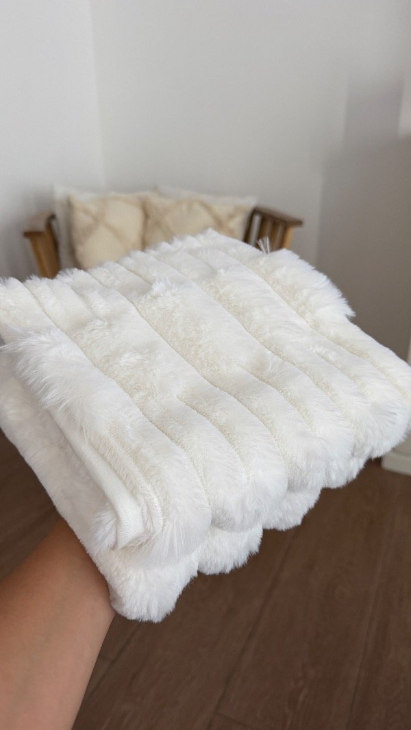 Producto - Funda Piel Blanco Rayas