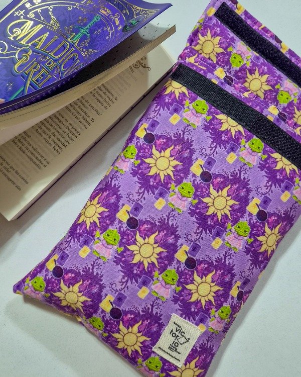 Producto - Fundas para libros estándar Enredados Pascal IMPERMEABLE