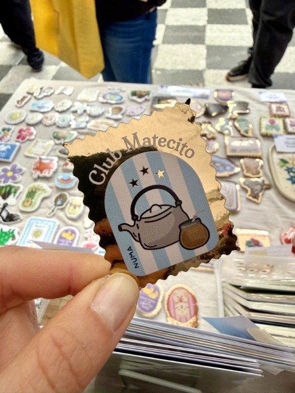 Producto - Sticker vinilo dorado CLUB MATECITO