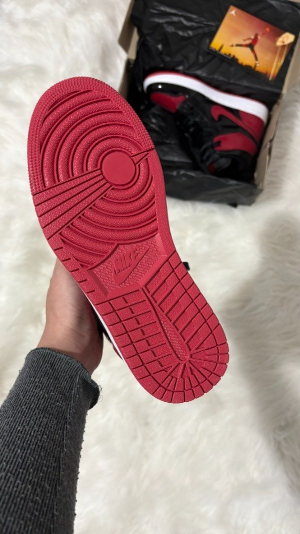 Producto - JORDAN RETRO 1 BRED PATENT - 2