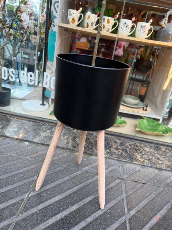 Producto - Pie Nordico Oslo negro grande 55cm (Efectivo: 55.920)