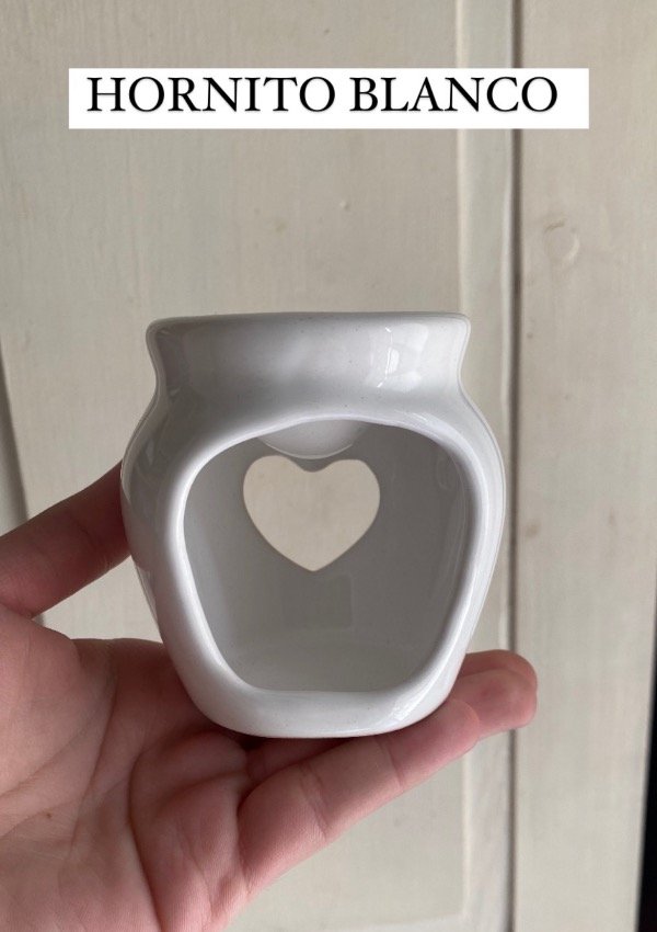 Producto - Hornito de cerámica blanca con corazón