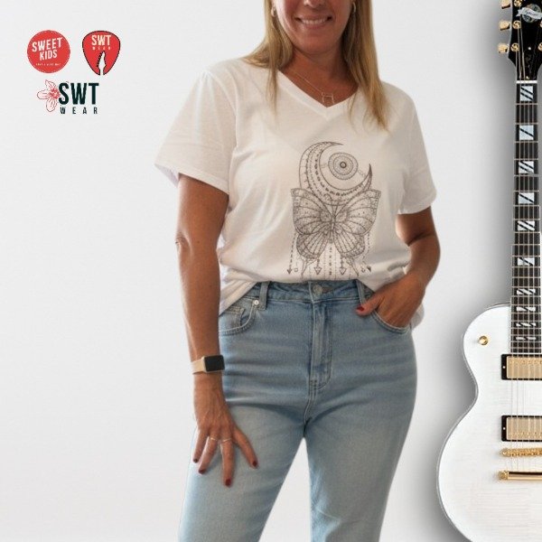 Producto - Remerón The Moon Strass Luna y Mariposa Viscosa hasta Talle 7 Manga Corta
