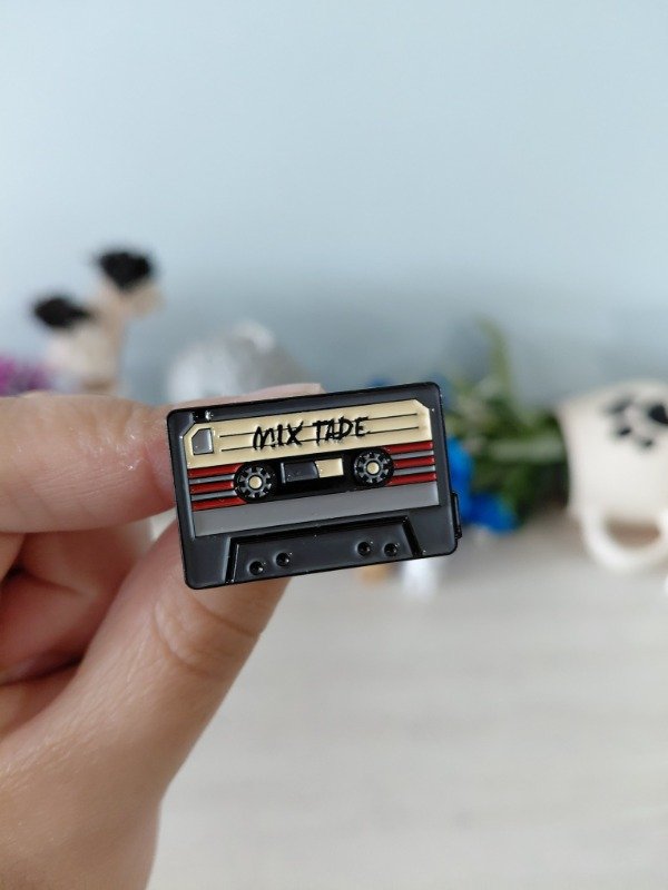 Producto - Pin metalizado - Cassette ""Mix tape" #1548