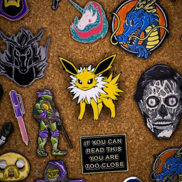 Producto - Pin Jolteon