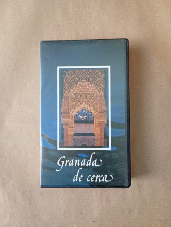 Producto - Granada de cerca - Edilux 1990 - Box plástico