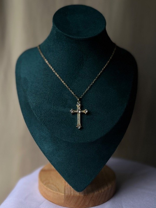 Producto - Cadenita cruz con strass y cubic acero dorado