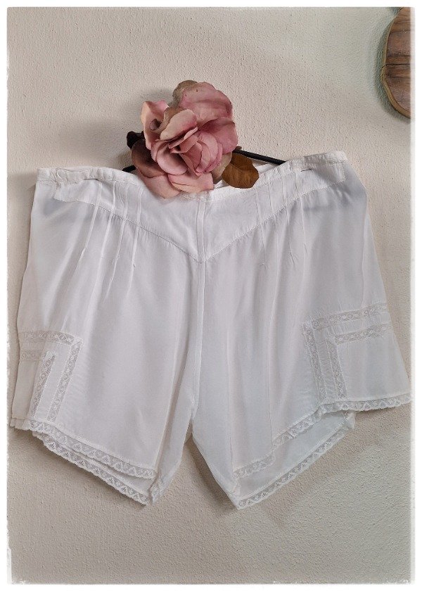 Producto - Calzón de Seda blanco y puntilla