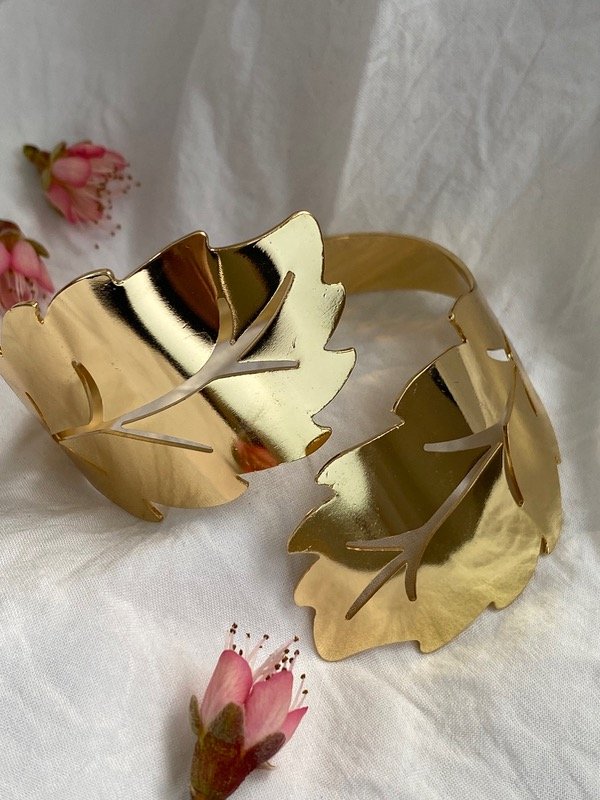 Producto - Brazalete hojas dorado
