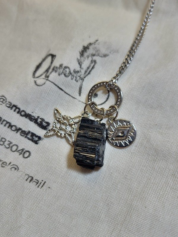 Producto - Collar Turmalina negra y dijes