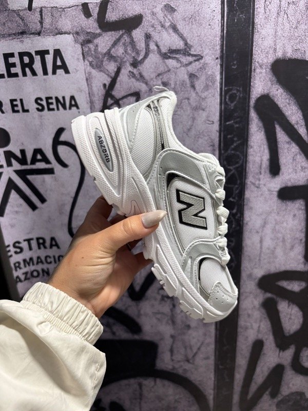 Producto - New Balance 530 White Grey Premium