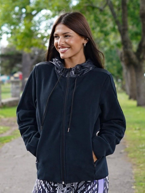 Producto - Campera en negra
