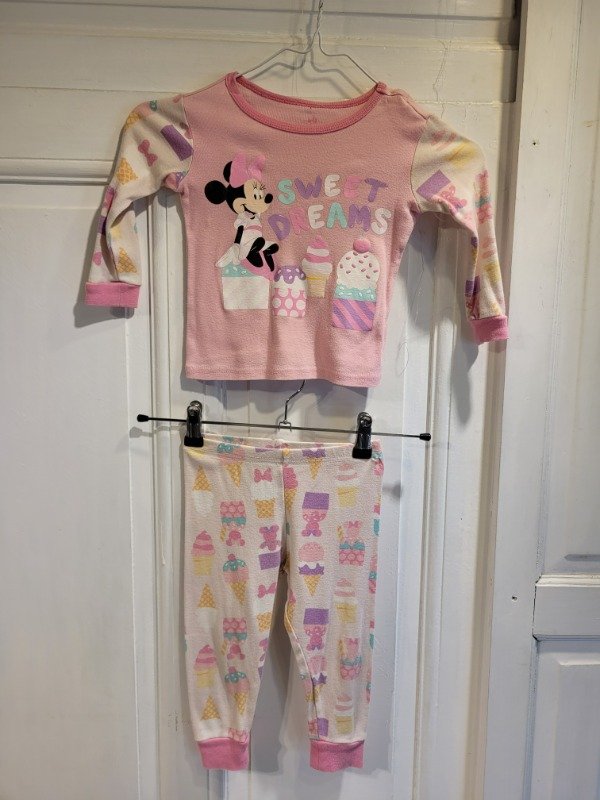 Producto - Pijama DISNEY minnie rosa- Talle  18/24 meses- PRECIO: 11X