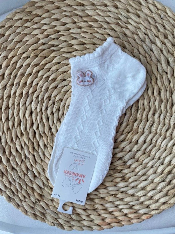 Producto - Medias blancas voladitos con conejitos marrones