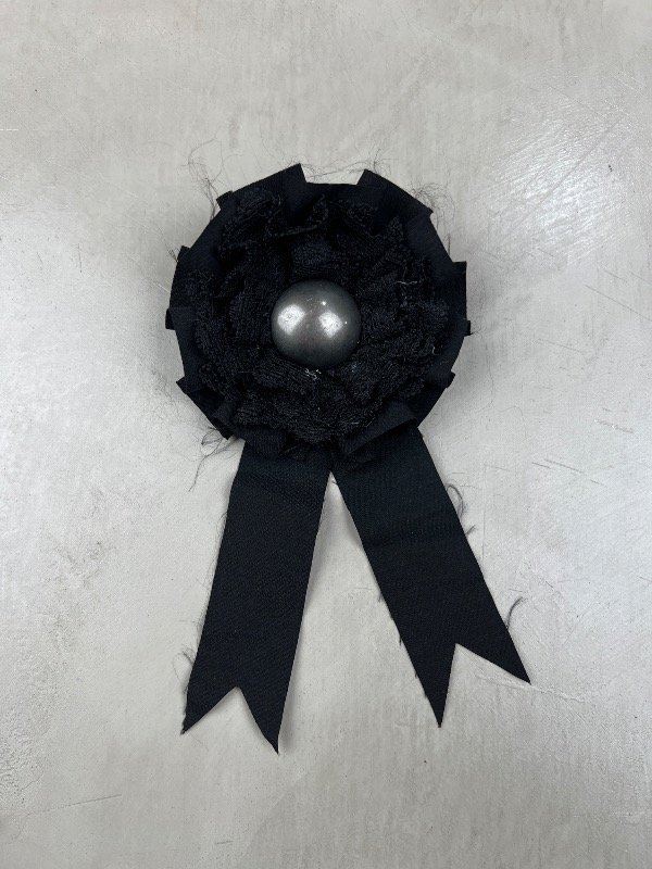 Producto - Dark Rosette Brooch