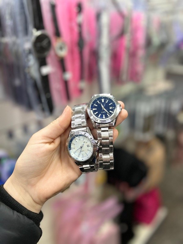 Producto - Reloj masculino fondo azul o blanco malla metalica
