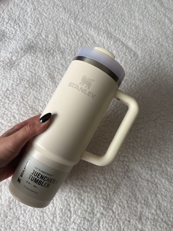 Producto - Quencher 30oz Crema