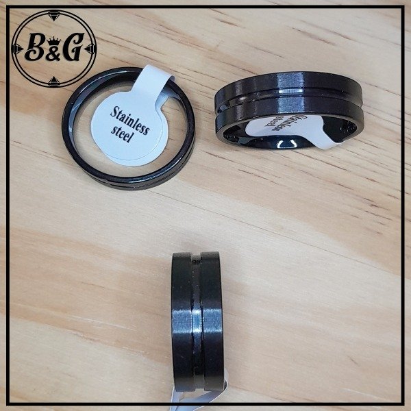 Producto - Anillo Black Unisex Acero Quirúrgico (UNIDAD)
