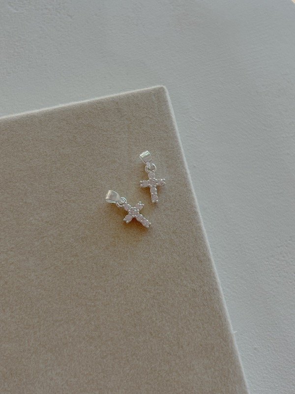 Producto - Dije cruz con micropave