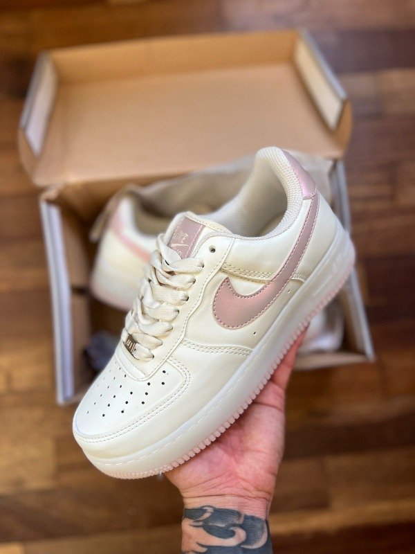 Producto - NIKE AIR FORCE ONE PIPA ROSA