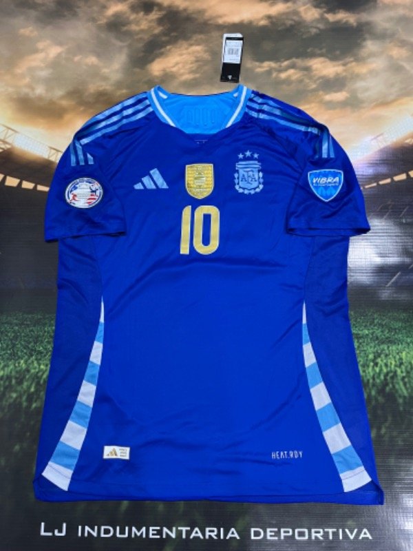 Producto - ARG visitante Con parches copa America 202410 Messi