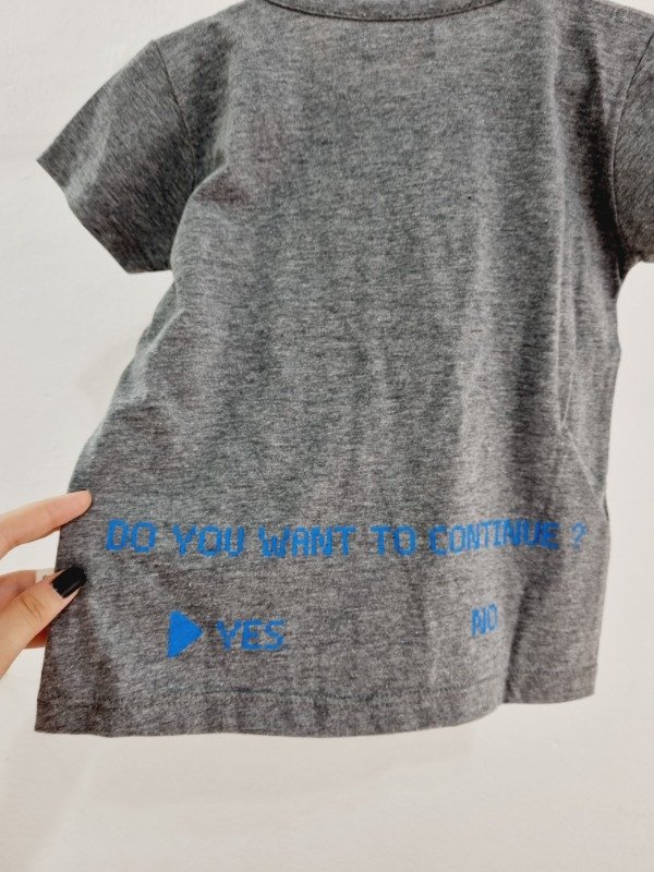Producto - Remera Game Over gris
