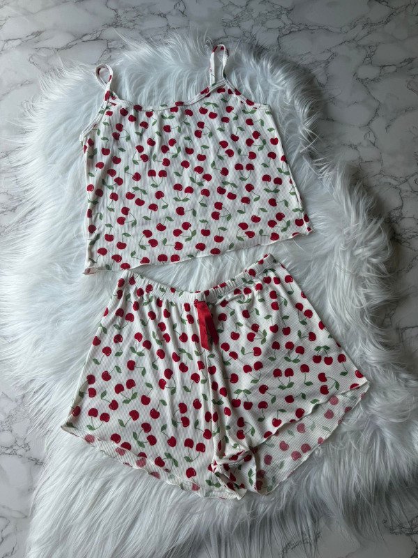 Producto - Pijama de morley PREMIUM short + top - Cerezas Blanco