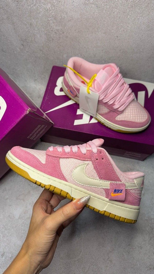 Producto - NIKE SB DUNK TEDDY BEAR ROSA