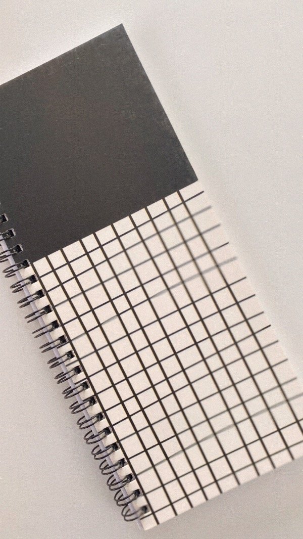 Producto - Libreta anillada alargada. Geometric