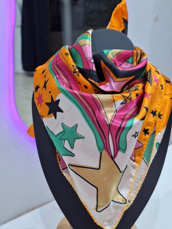 Producto - Pañuelo estrella naranja