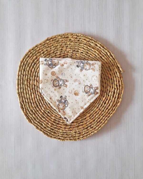 Producto - Babero Bandana c/ Toalla atrás Espacial Crema