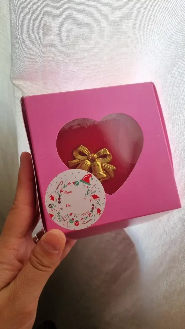 Producto - Cajita regalera fucsia con adorno navideño