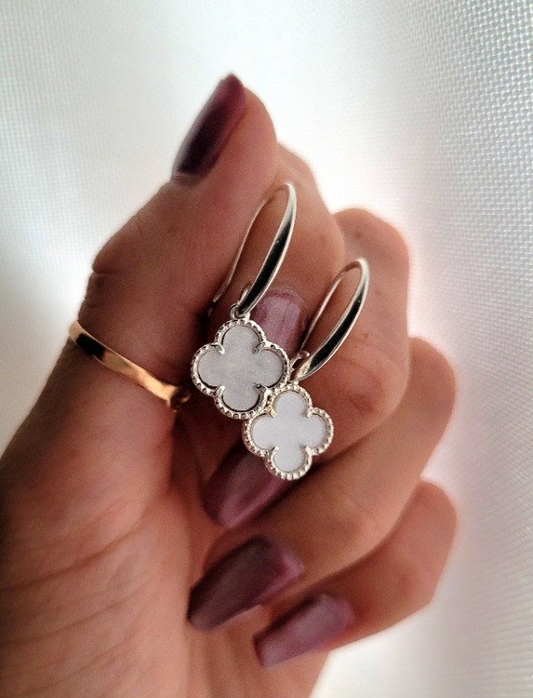 Producto - Aros colgantes Trébol esmaltado blanco Plata 925
