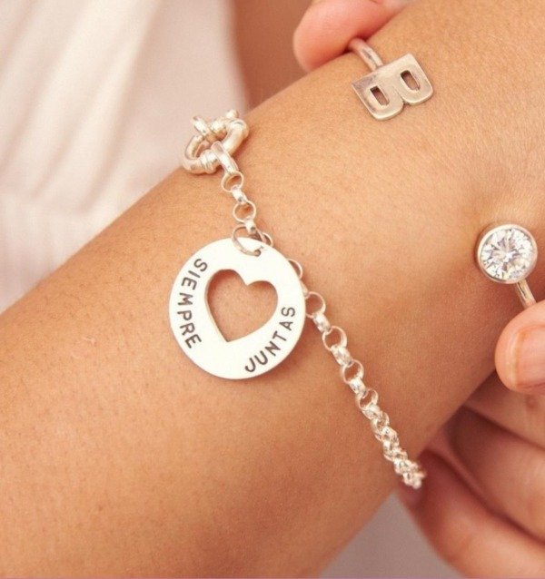 Producto - pulsera rolo con corazon calado