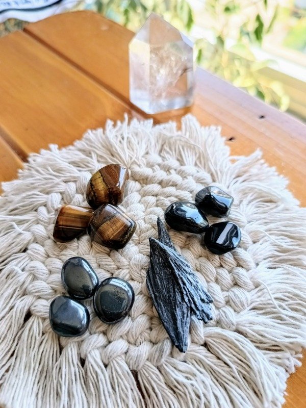 Producto - Ojo de tigre, onix, Hematite, Cianita negra
