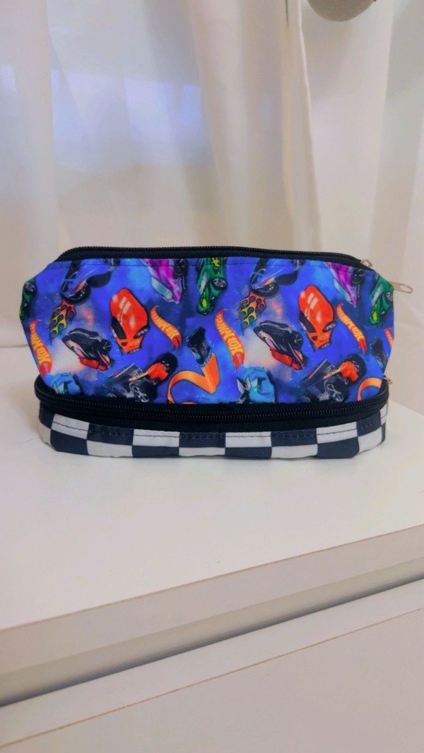 Producto - CARTUCHERA DOBLE CIERRE HOT WHELLS