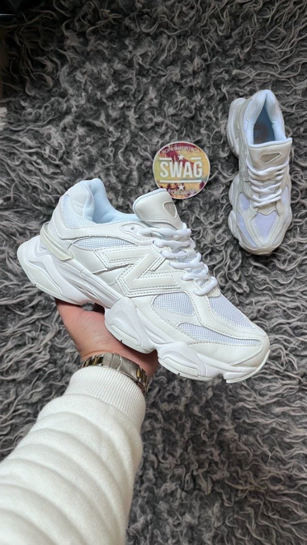 Producto - NEW BALANCE 9060 TRIPLE WHITE