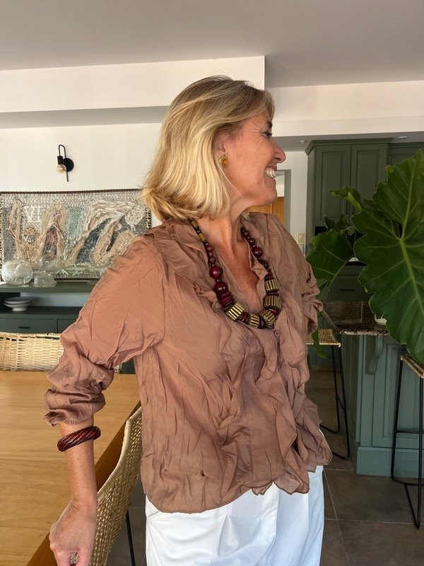 Producto - Camisa multi volados tostado