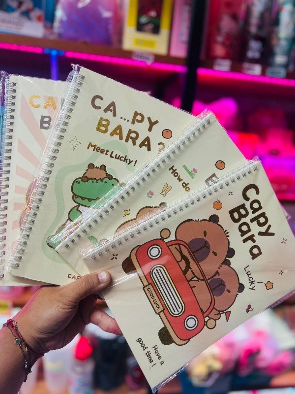 Producto - cuaderno capibara rayado tamaño grande