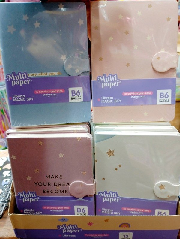 Producto - Cuaderno a5 estrellitas con cierre imantado