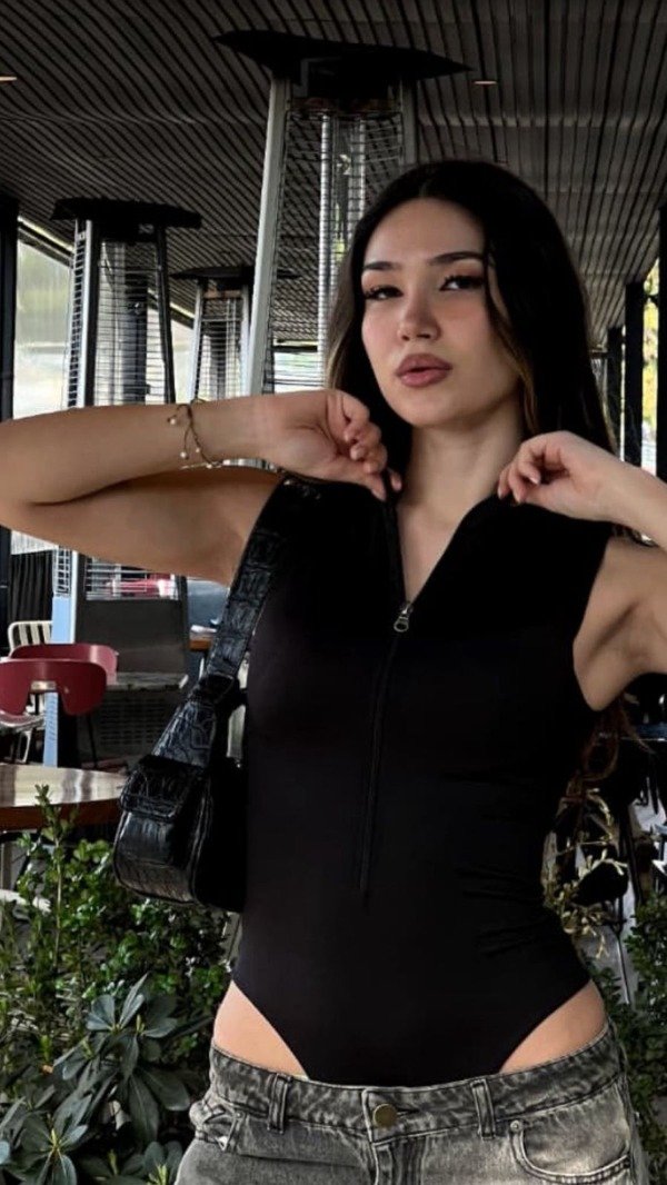 Producto - BODY CON CIERRE NEGRO